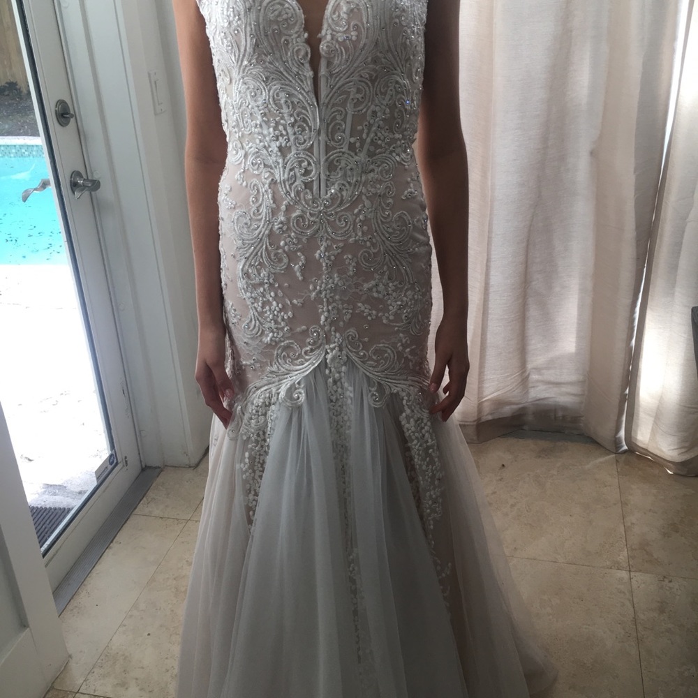Stunning custom made gown - Picture 6 of 6